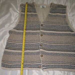 Vtg Men's button dwn vest knits weater XL Sostanza lgt brown & beige striped